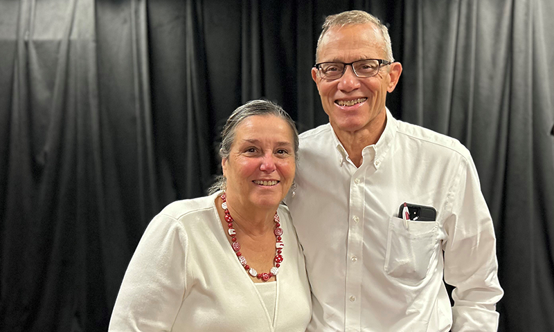 Co-founders of the AMPATH global health network, Dr. Bob ’77 and his wife Lea Anne Einterz.